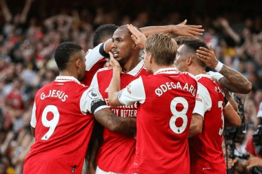 Liverpool, Arsenal Tiếp Tục Cuộc Đua Gay Cấn Giành Vị Trí Cao Tại Ngoại Hạng Anh