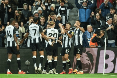Tỷ số Leicester vs Newcastle 0-3: “Chích chòe” bay cao, “Bầy cáo” lún sâu